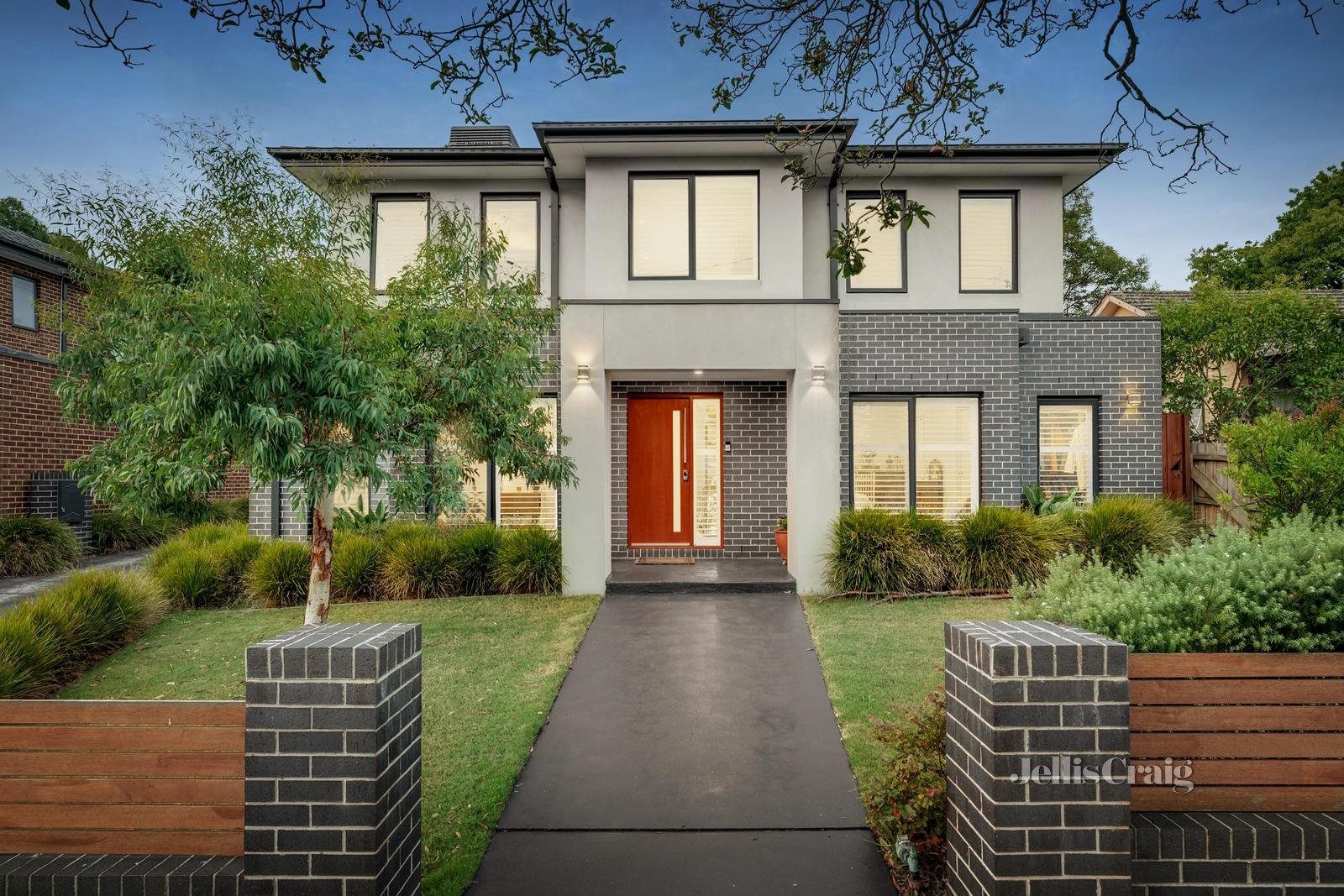 1/11 Wallabah Street, Mount Waverley image 1