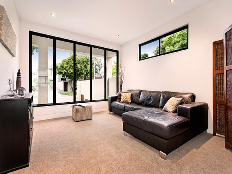 1/11 Winfield Road, Balwyn North image 2