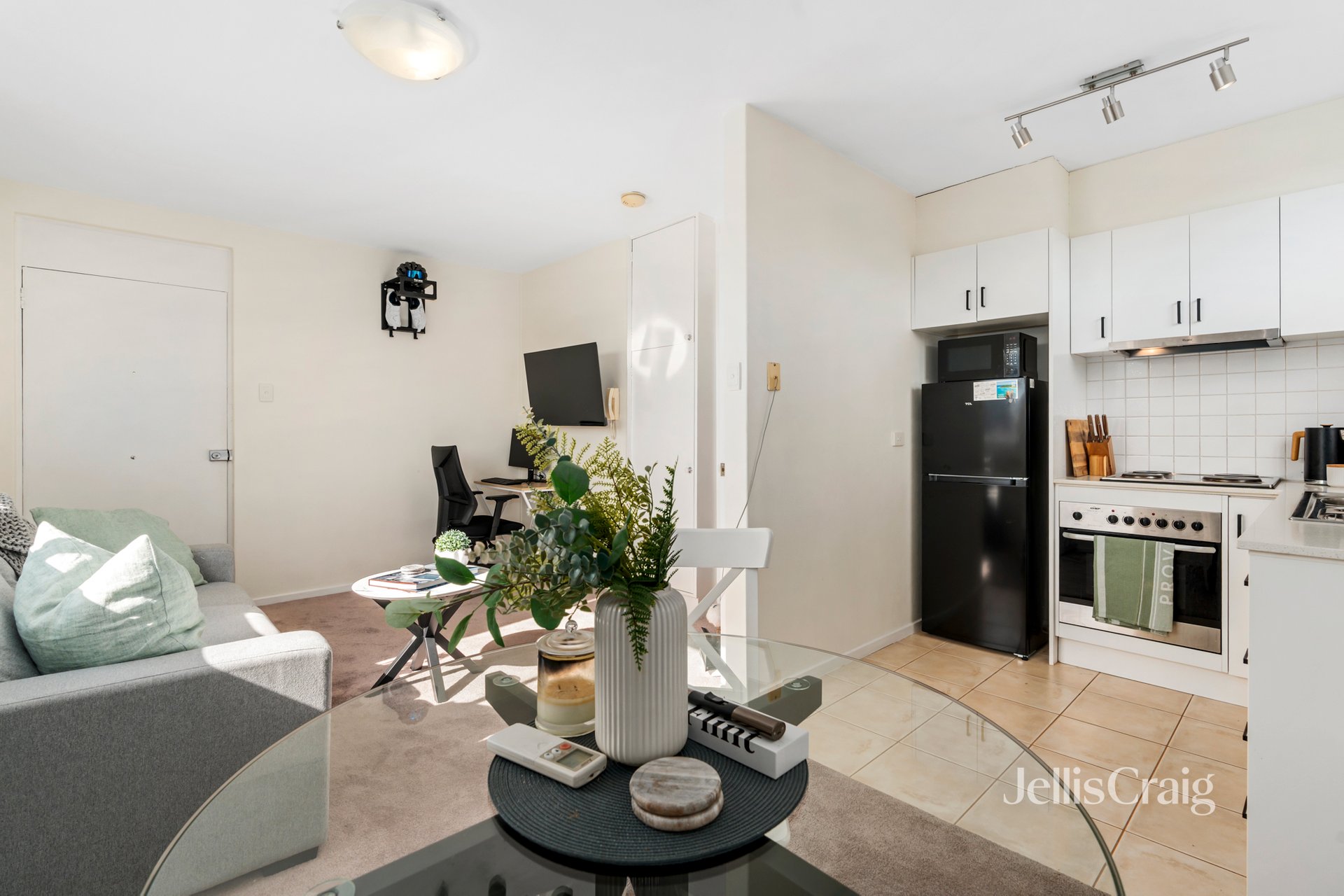 11/10 Bosisto St, Richmond image 2