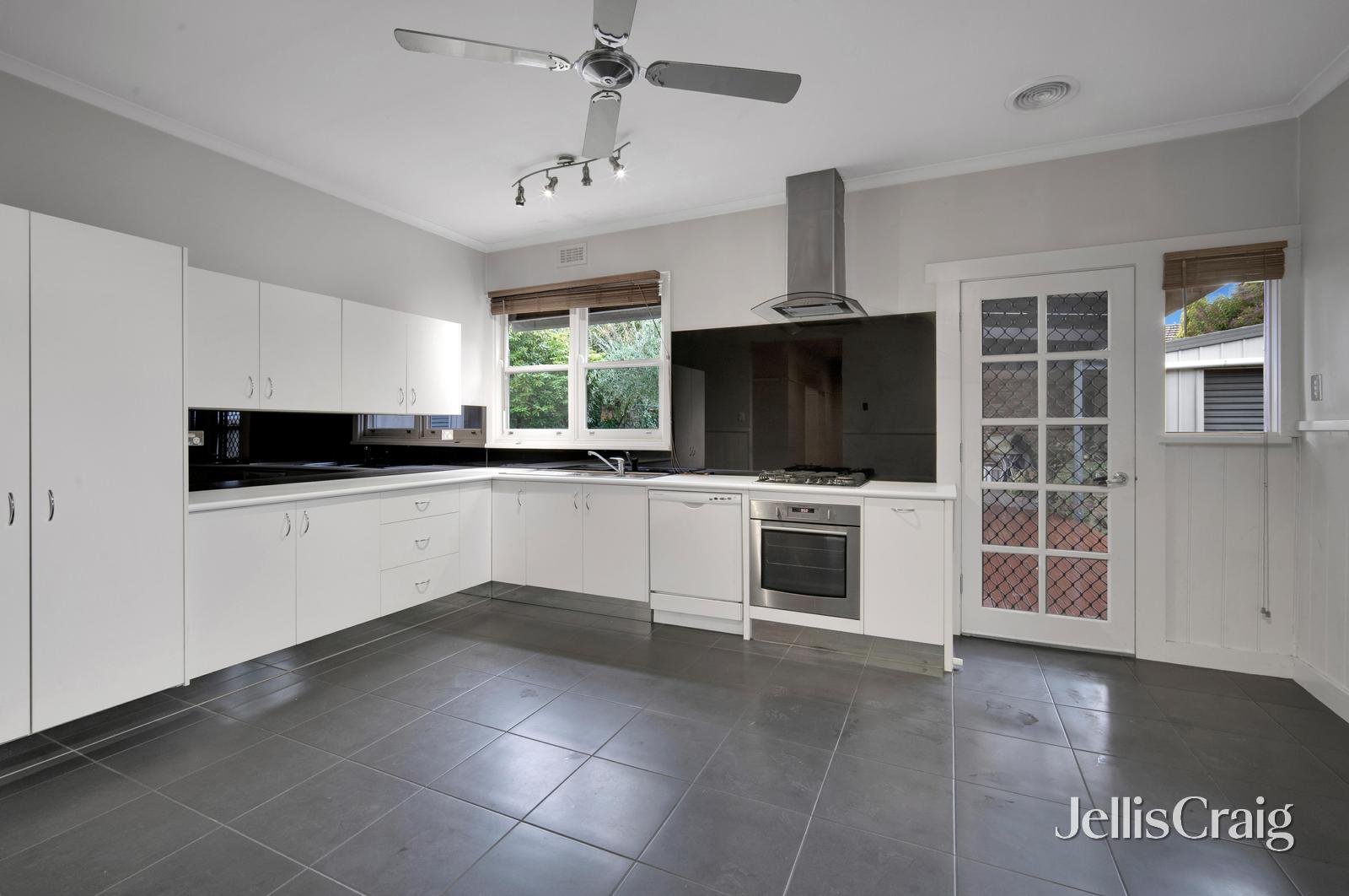 1110 Havelock Street, Ballarat North image 2