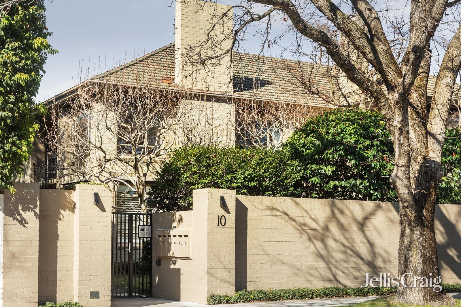 11/10 Hopetoun Road, Toorak image 3