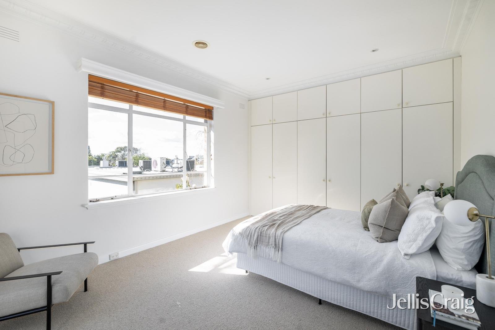11/10 Hopetoun Road, Toorak image 5