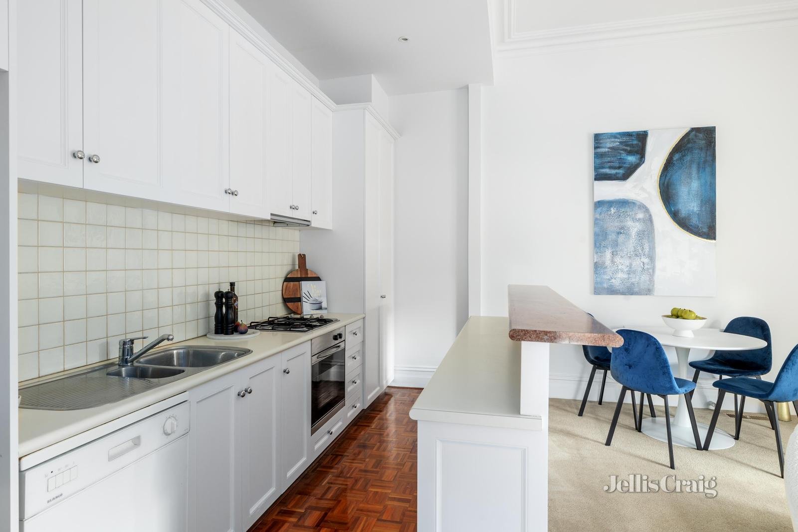 1/110 Liddiard Street, Hawthorn image 3