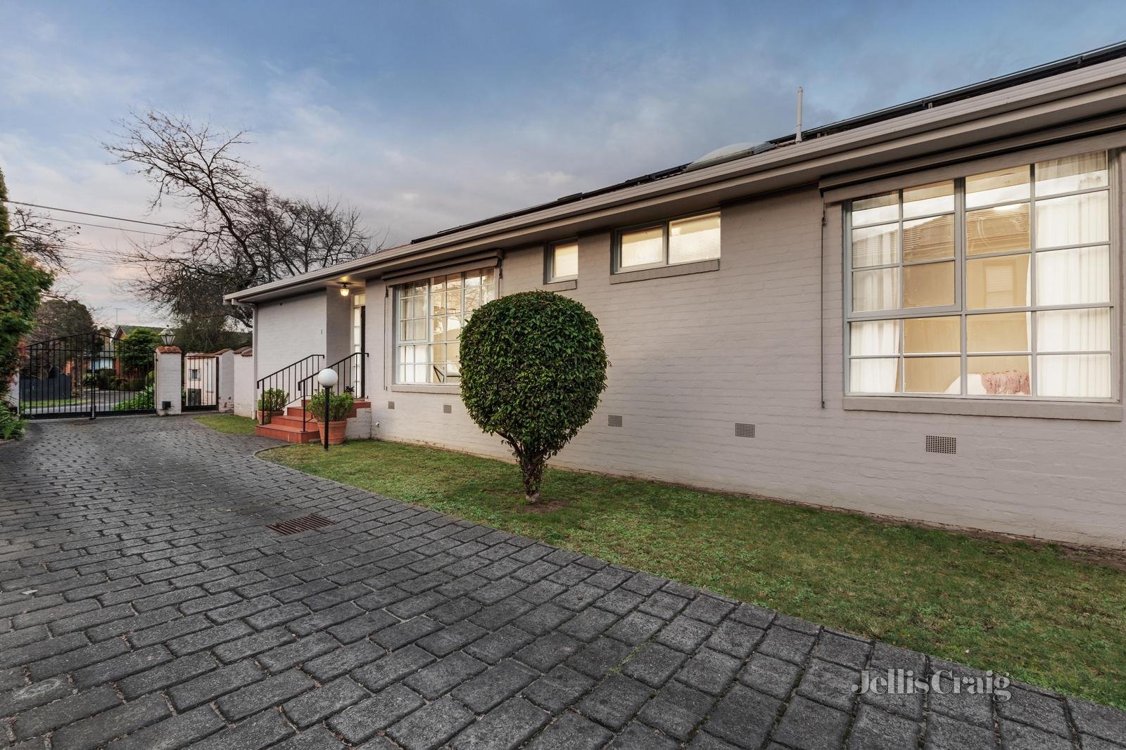 1/110 Prospect Hill Road, Canterbury image 10
