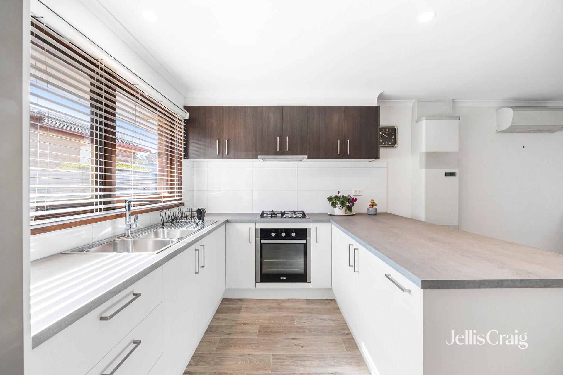 1/110 Simpson Street, Ballarat North image 2