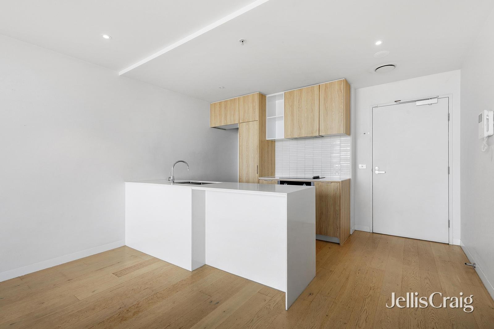 1110/3-5 St Kilda Road, St&nbsp;Kilda image 3