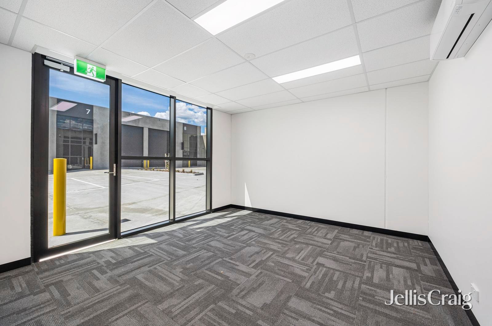 11/11 Kennedys Drive, Delacombe image 2