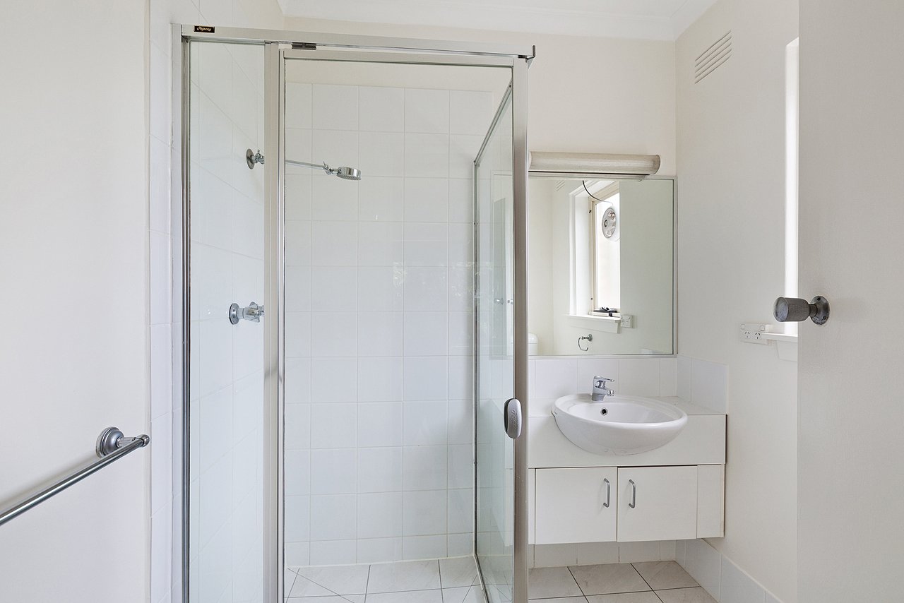 1/111 Victoria Road, Hawthorn&nbsp;East image 2