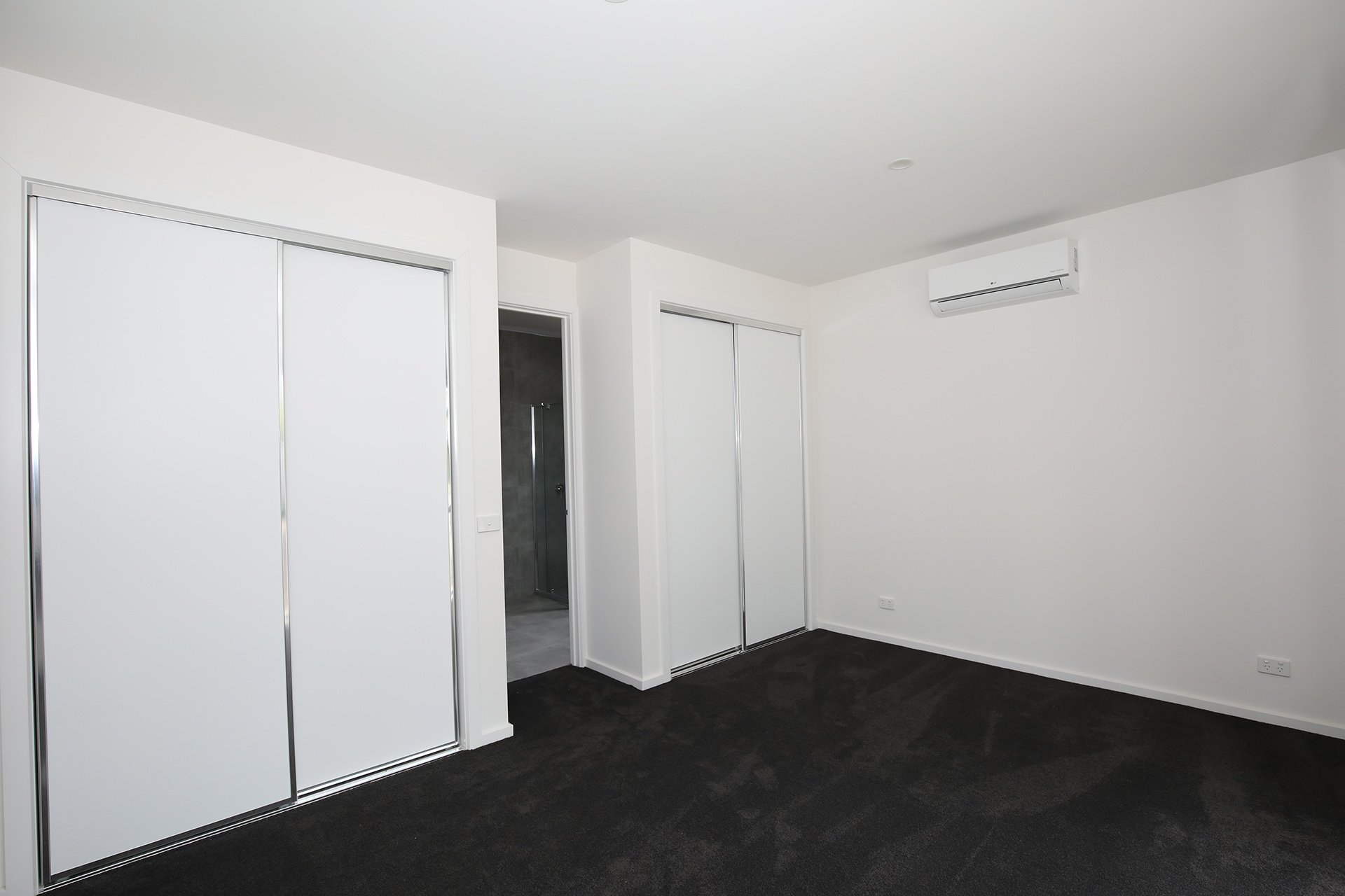 1/111 Willow Bend, Bulleen image 6