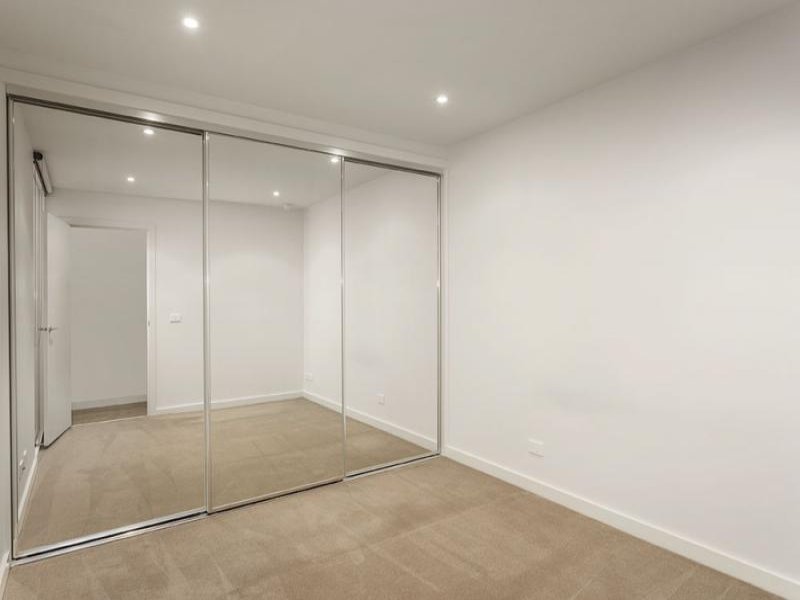 Property Gallery Thumbnail 3