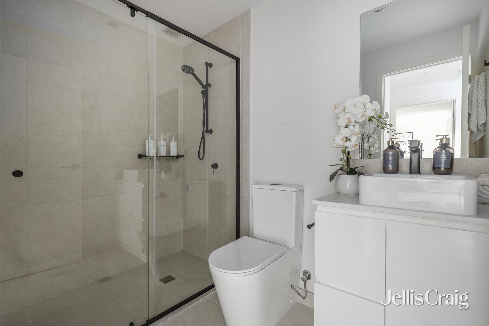 111/163 Burwood Road, Hawthorn image 6