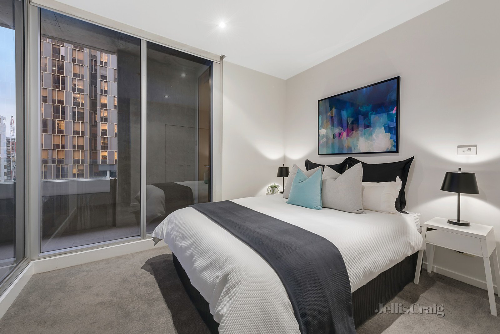 1111/68 La Trobe Street, Melbourne image 5