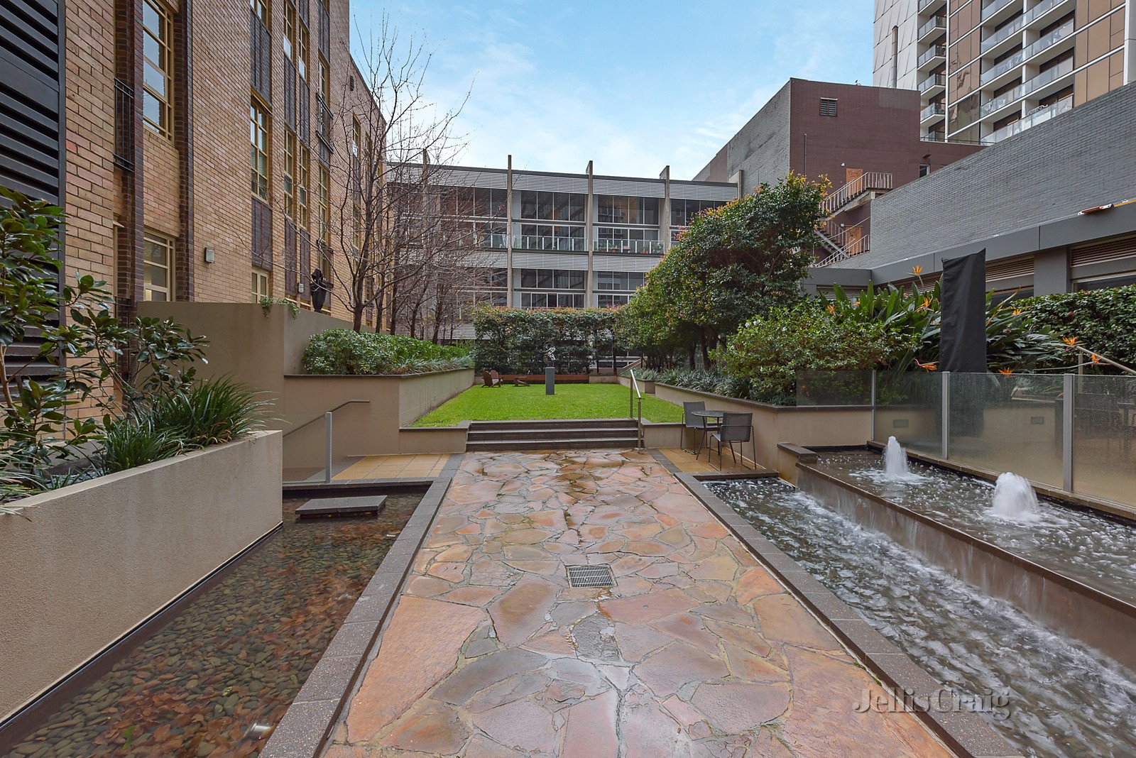 1111/68 La Trobe Street, Melbourne image 12