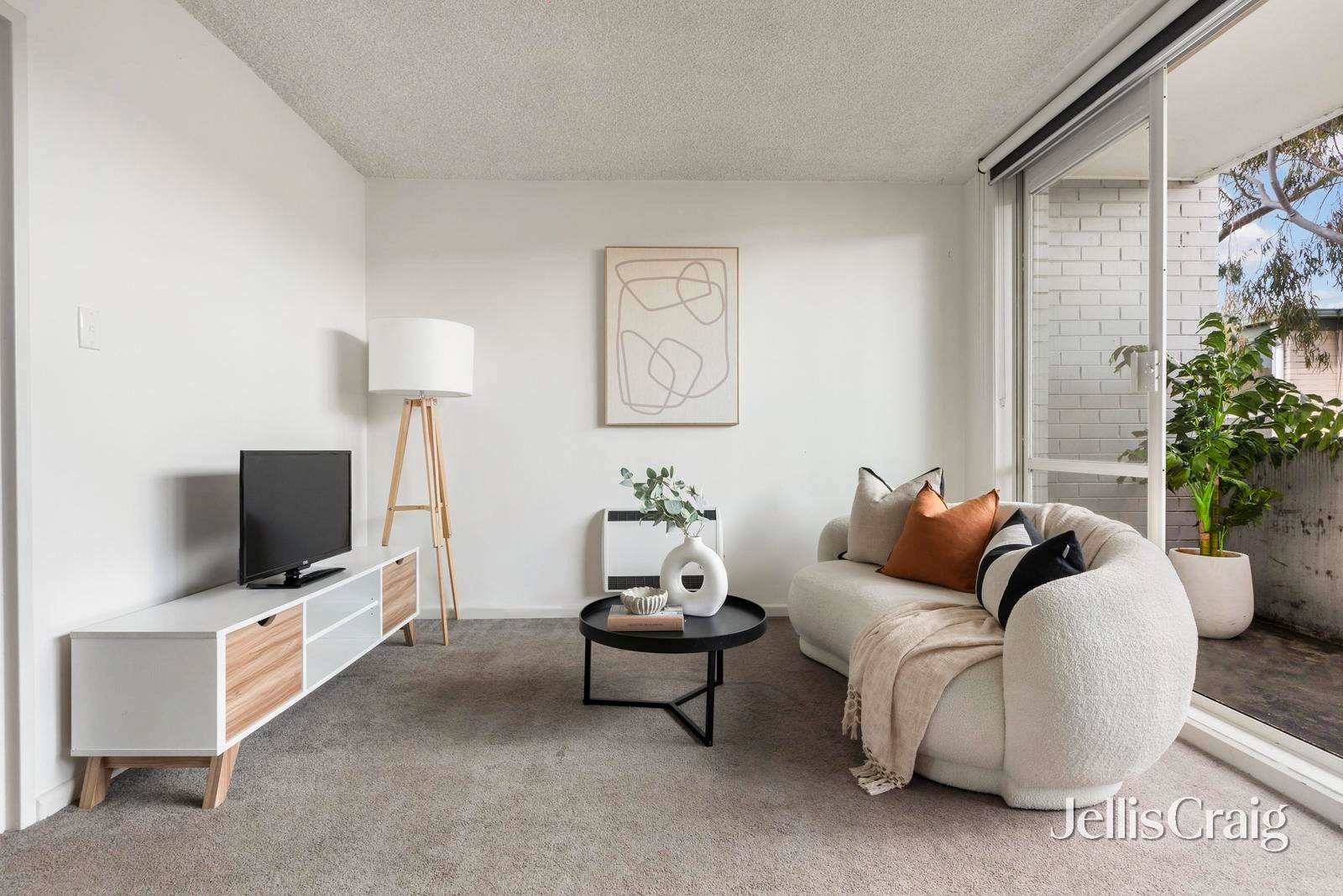 11/119 Wellington Street, Flemington image 2