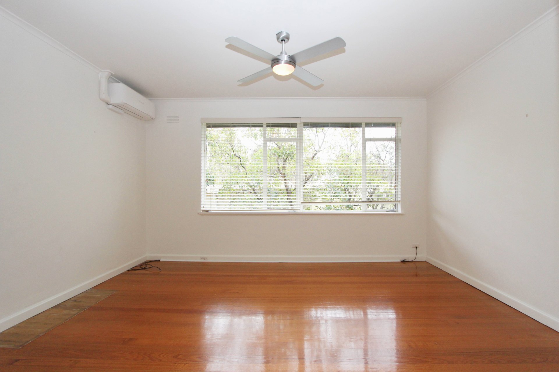 Property Gallery Thumbnail 3