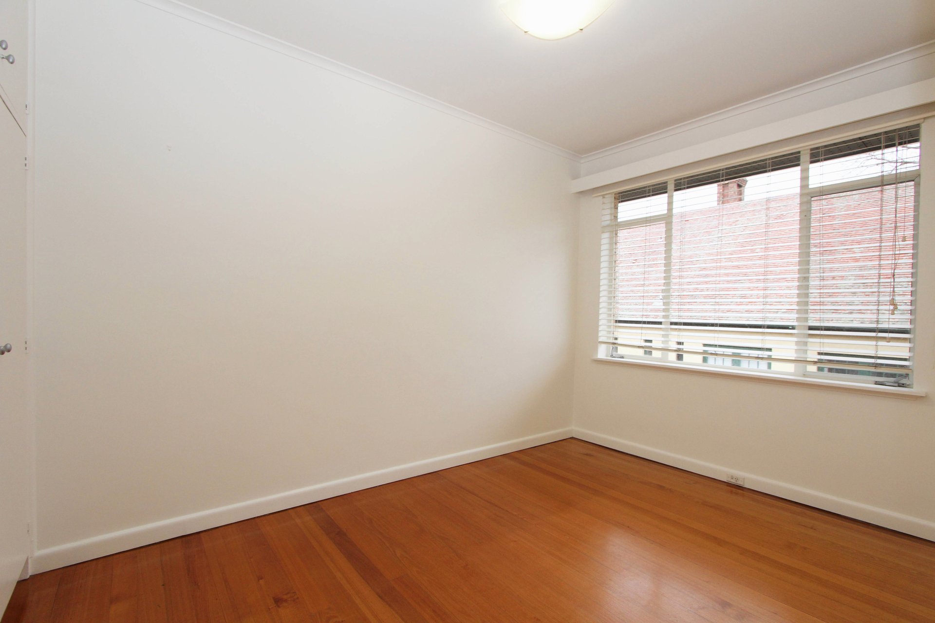 Property Gallery Thumbnail 4