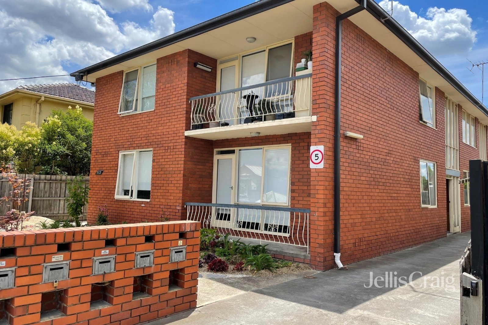 1/112 Normanby Avenue, Thornbury image 1