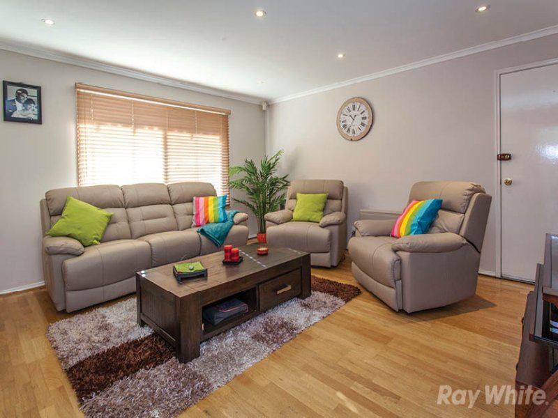 11/12 Surrey Road, Mount Waverley image 2
