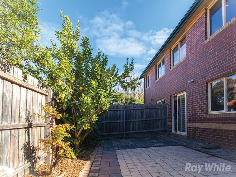 11/12 Surrey Road, Mount Waverley image 8