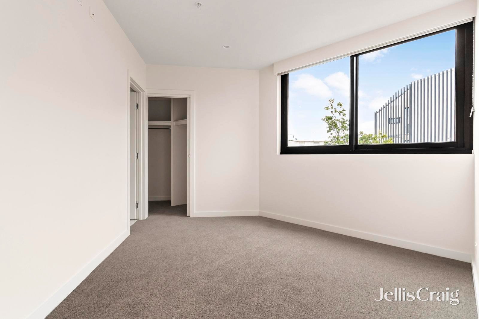 111/21 Glass Street, Essendon image 5