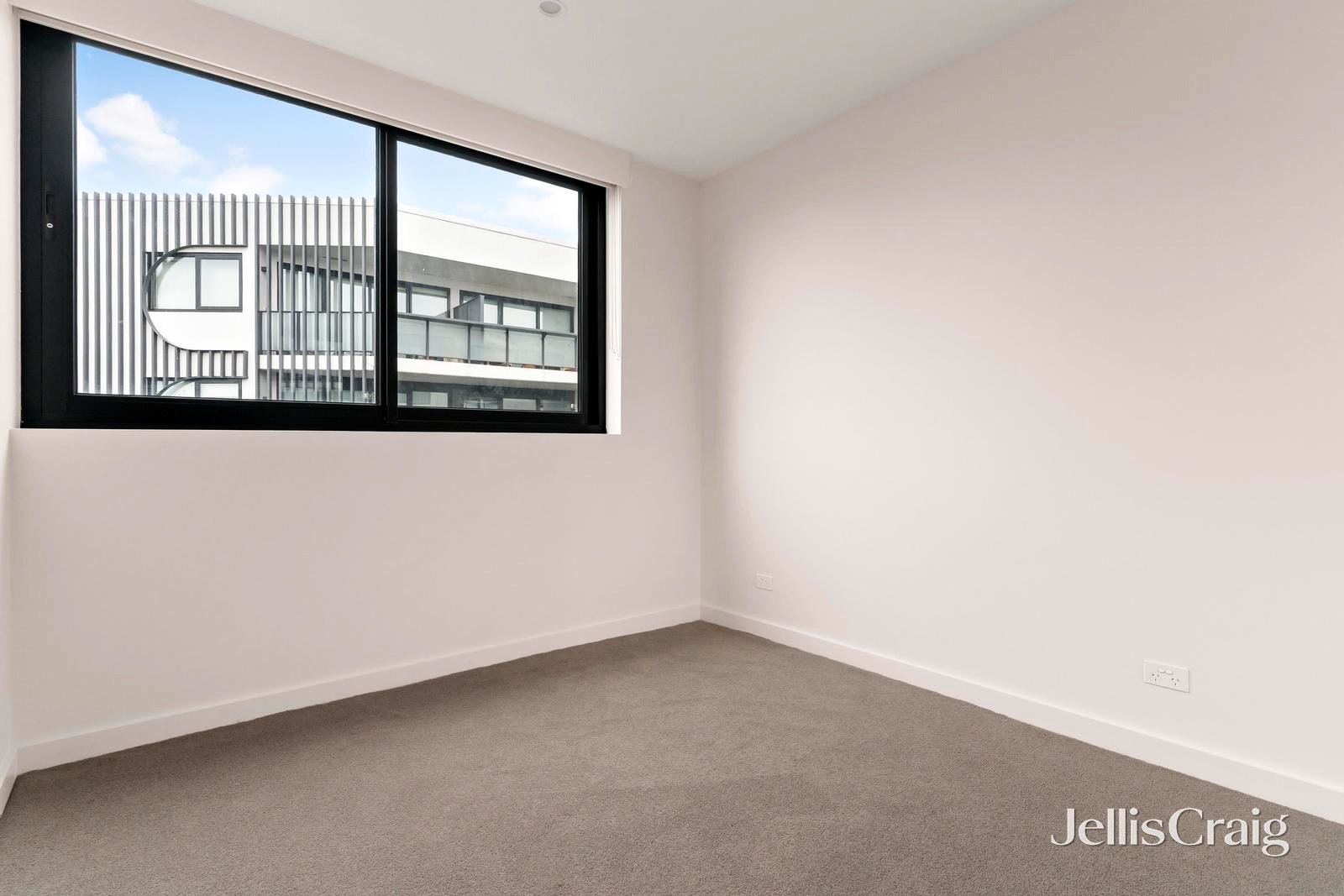 111/21 Glass Street, Essendon image 6