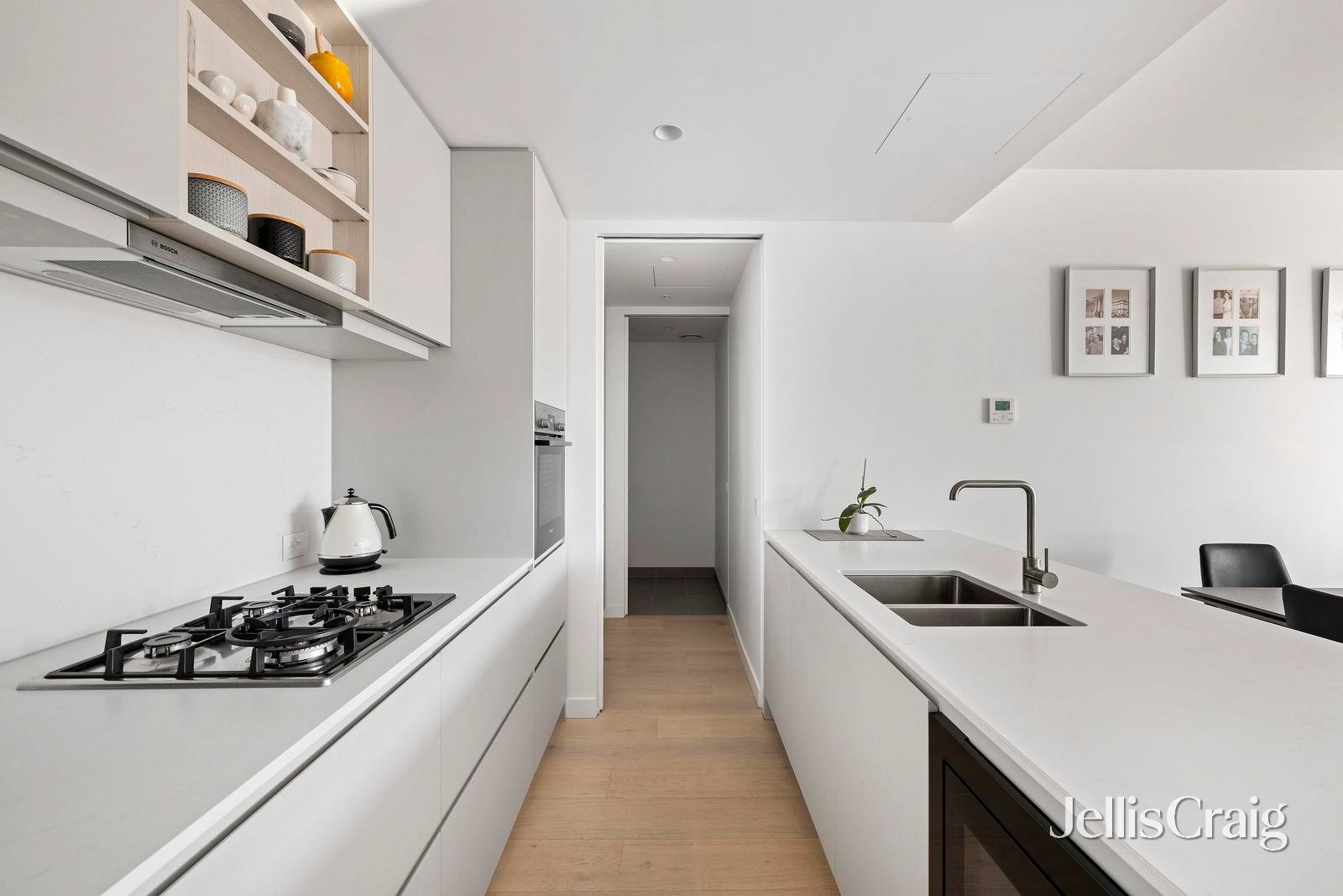 111/29 Waterline Place, Williamstown image 2