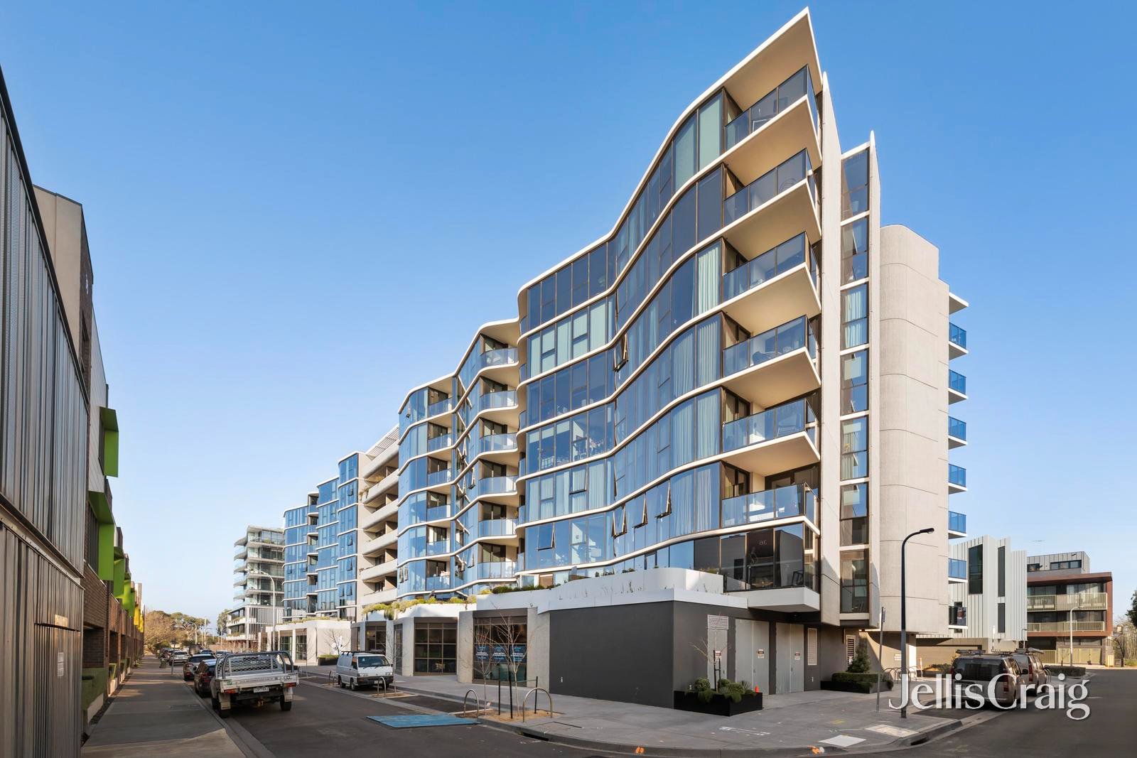 111/29 Waterline Place, Williamstown image 5