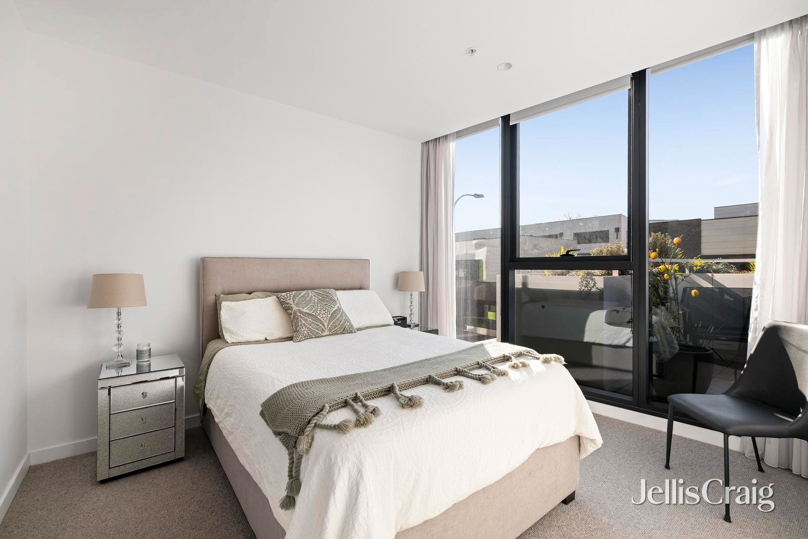 111/29 Waterline Place, Williamstown image 6