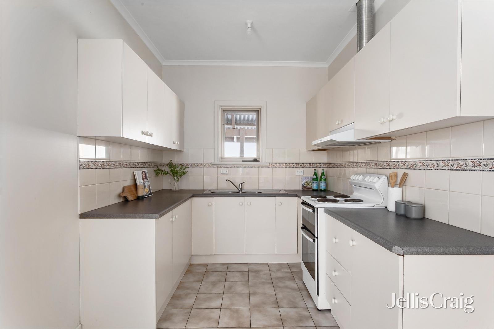 1/112A Severn Street, Box Hill North image 7