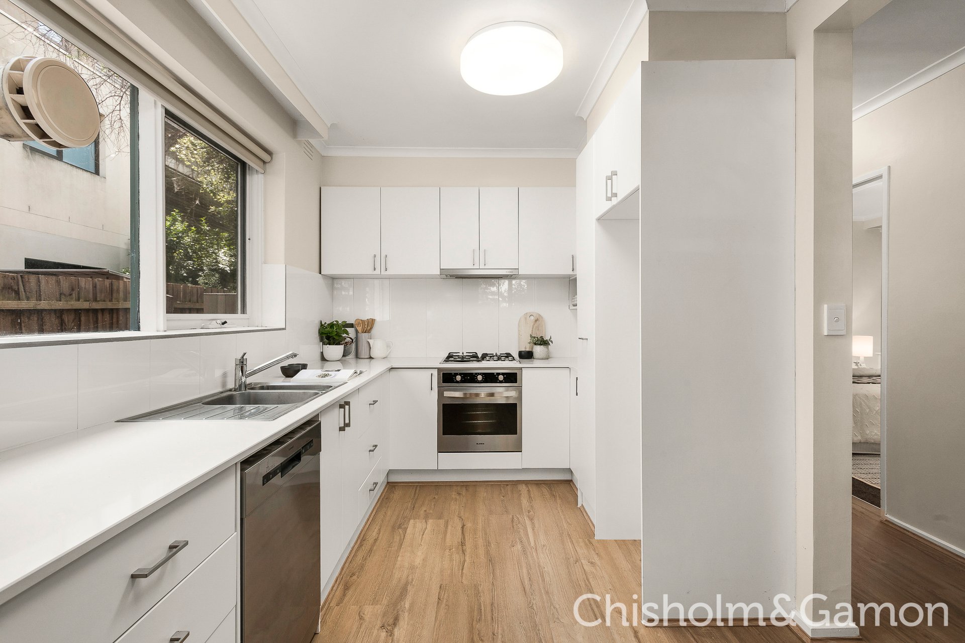 1/113 Addison Street, Elwood image 4