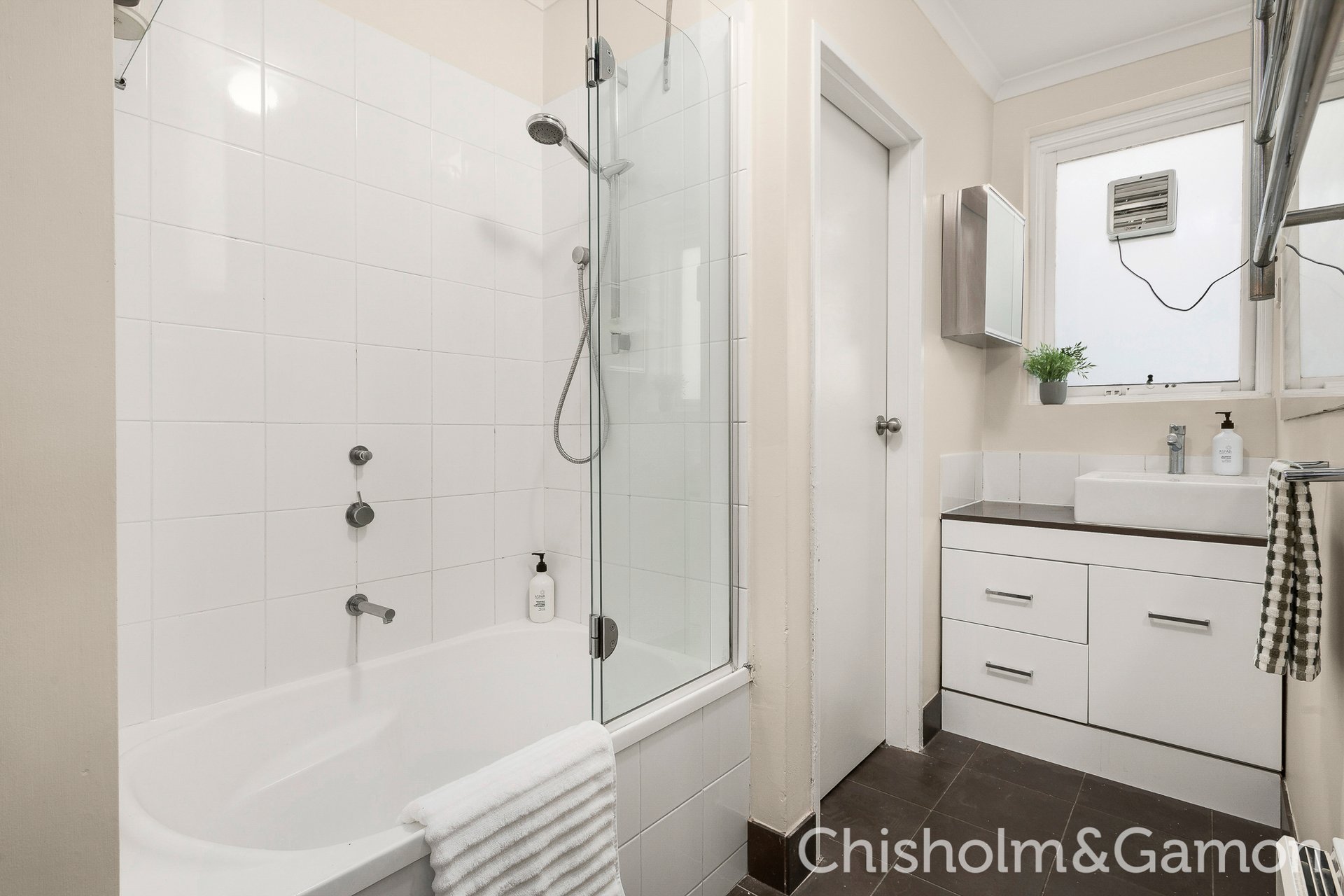 1/113 Addison Street, Elwood image 6