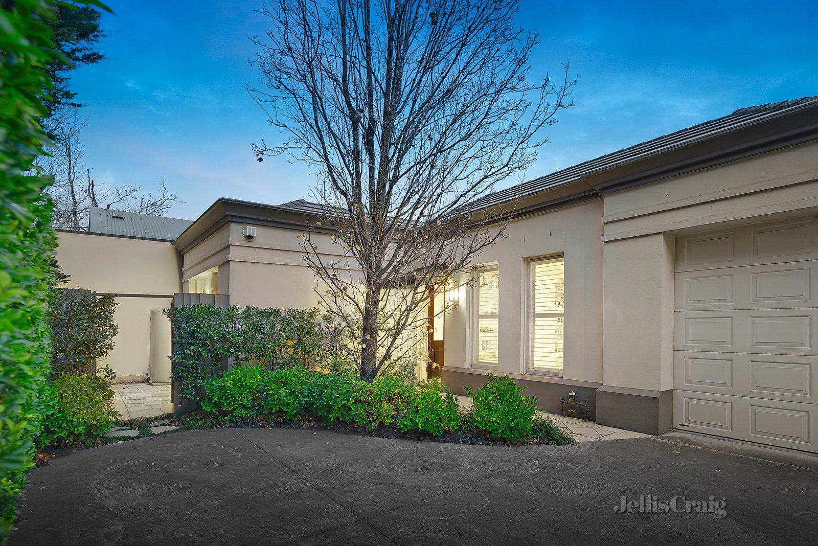 11/13 Denbigh Road, Armadale image 2