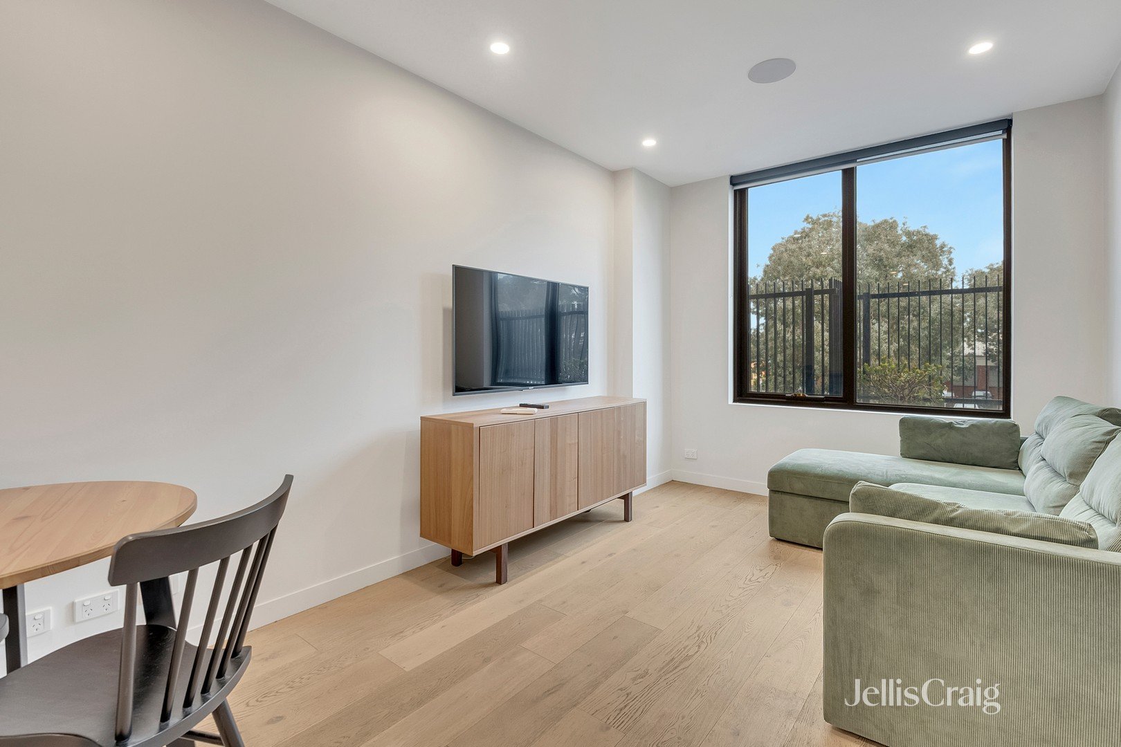 111/300 Victoria Street, Brunswick image 2