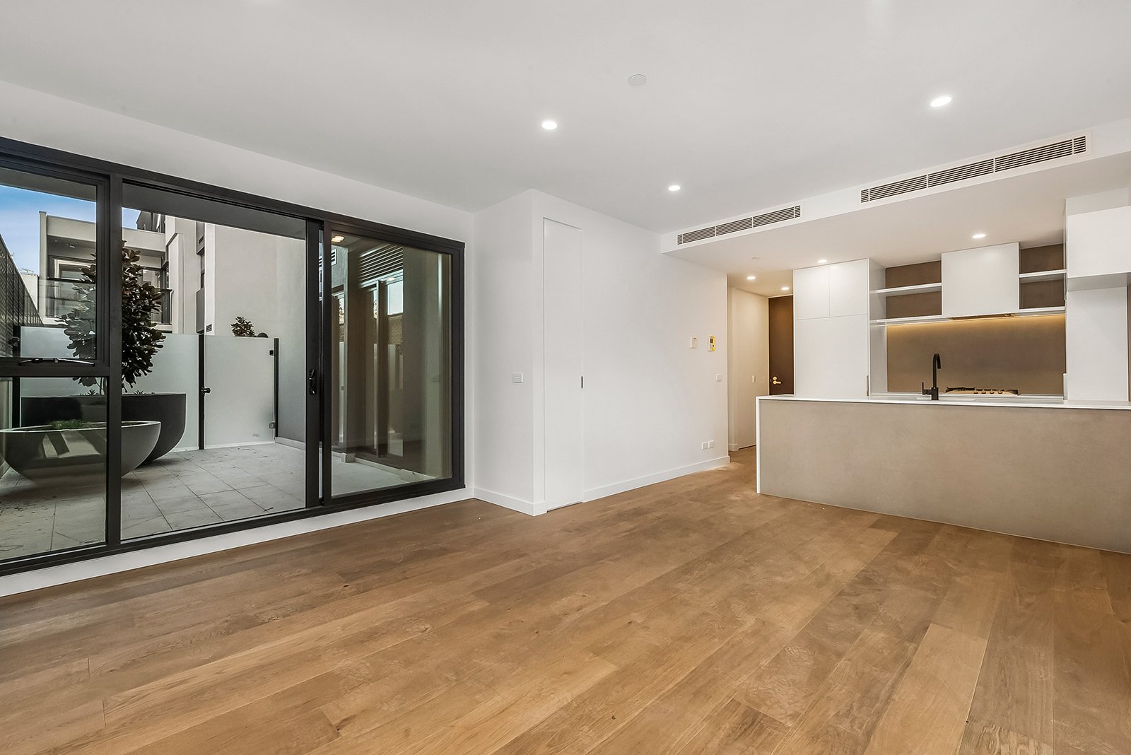 Property Gallery Thumbnail 2