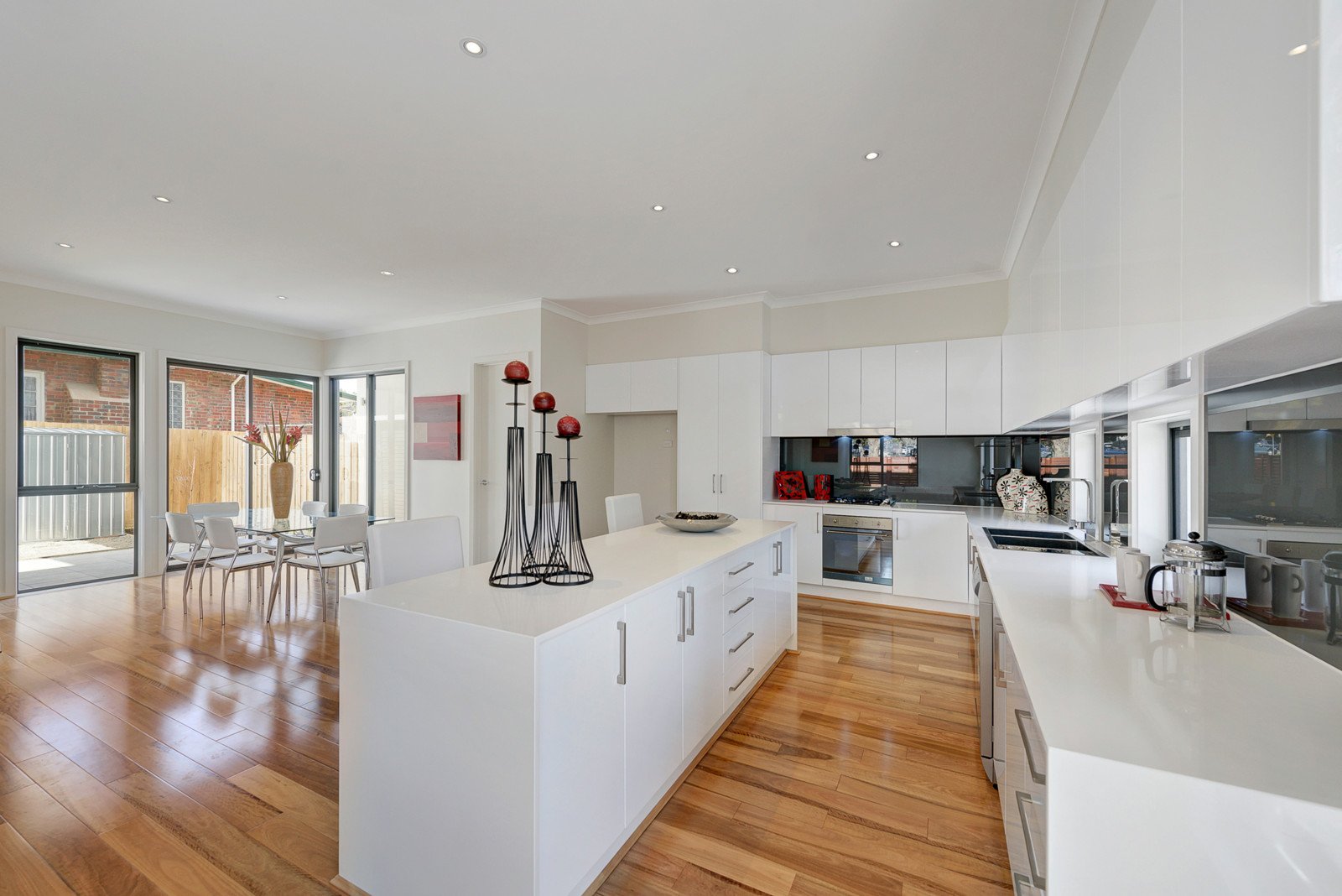 1/1135 Whitehorse Road, Box Hill image 2