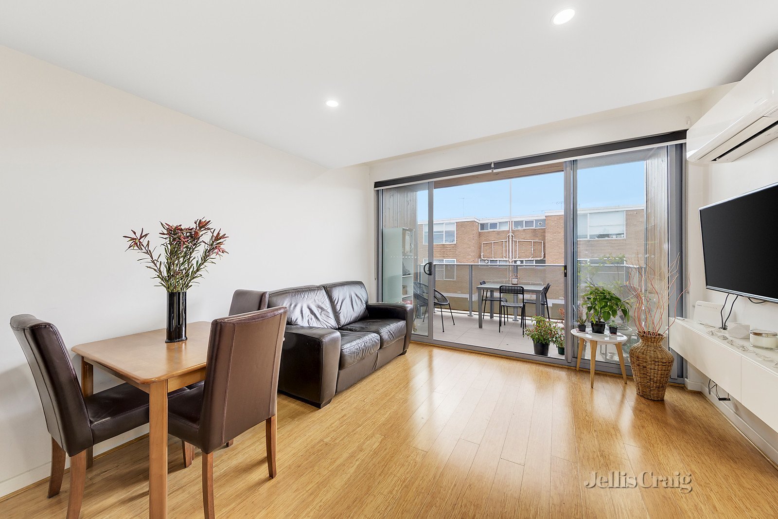 11/138a Alma Road, St Kilda East image 5