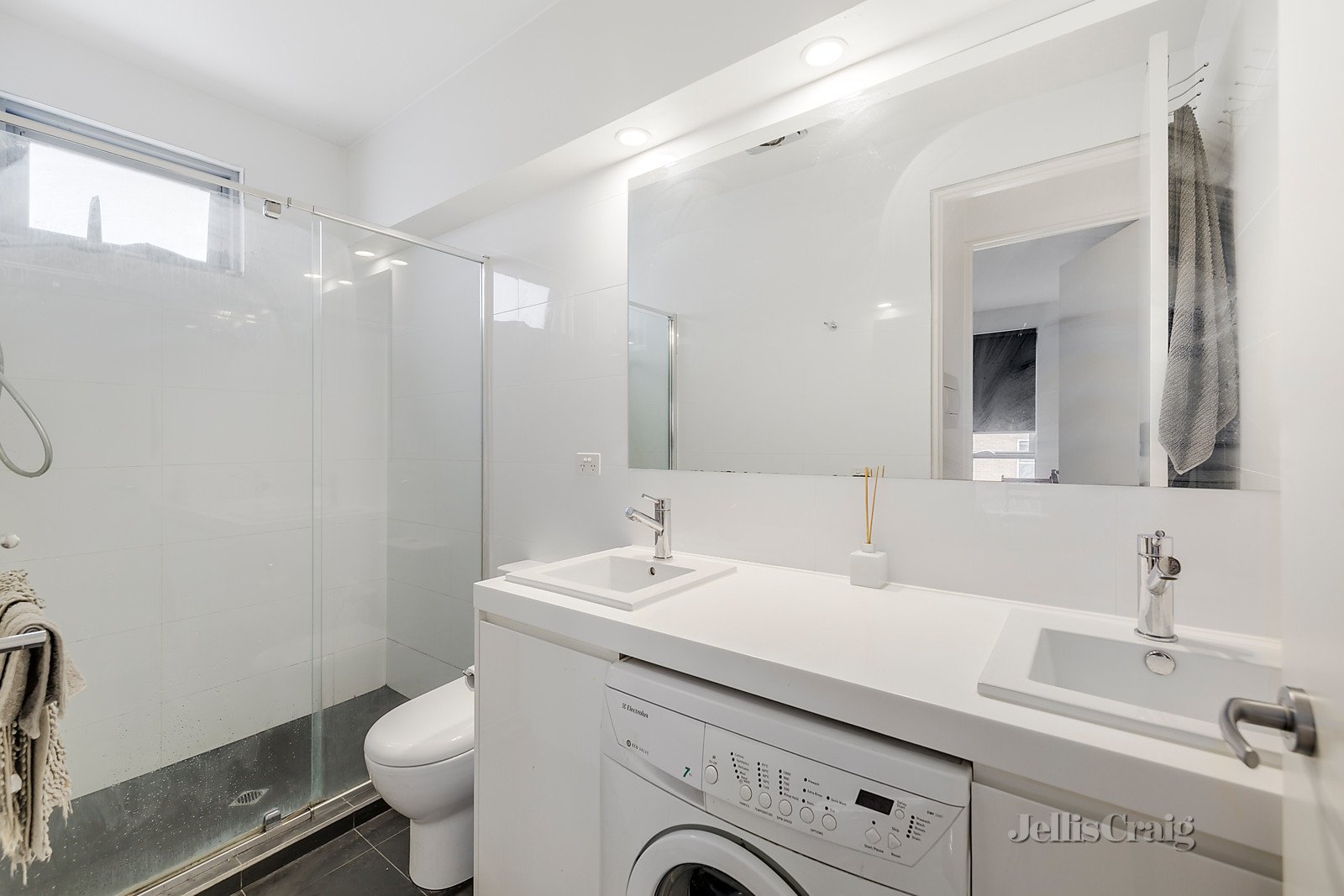 11/138a Alma Road, St Kilda East image 7