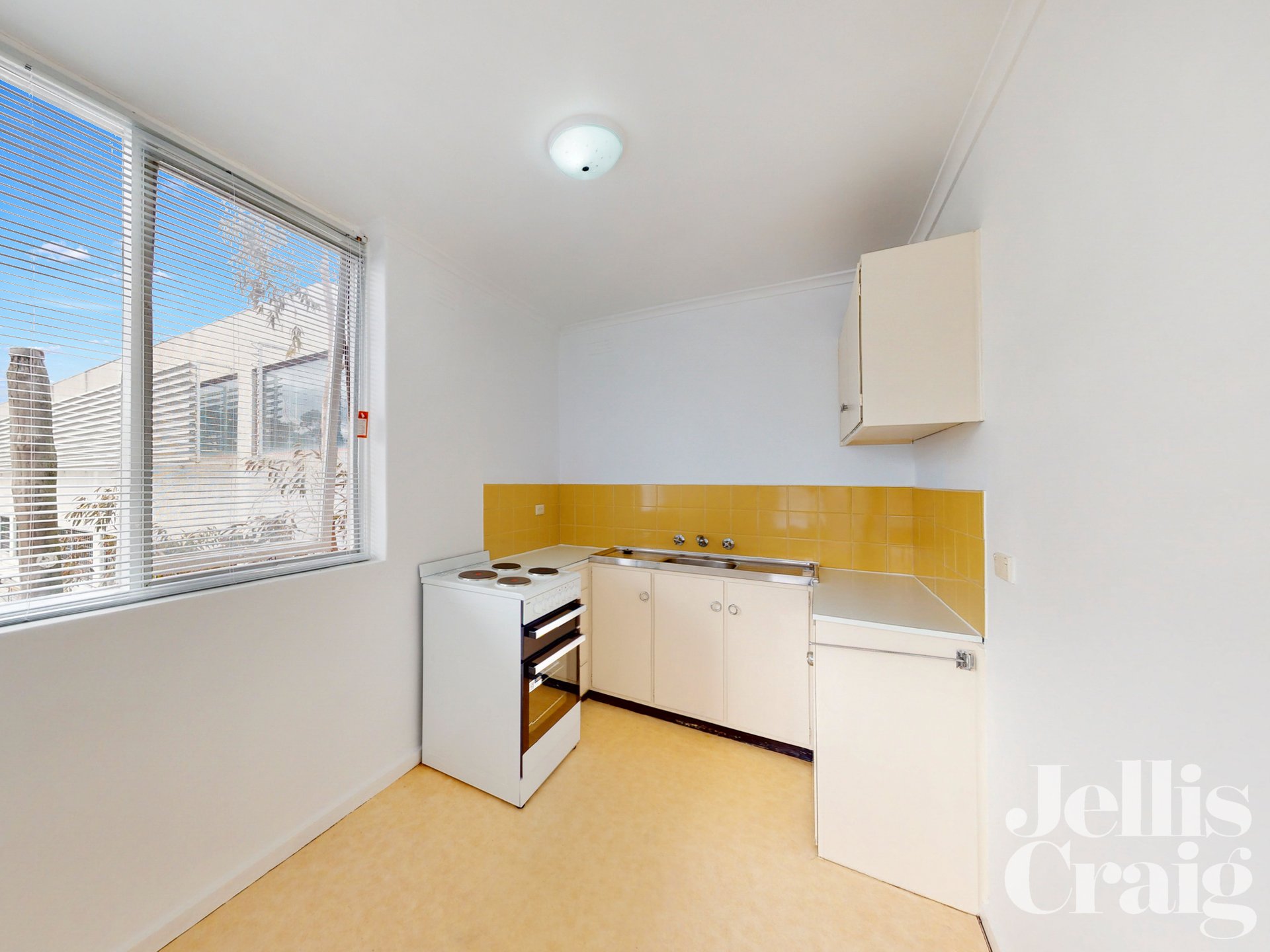 11/14 May Road, Toorak image 2