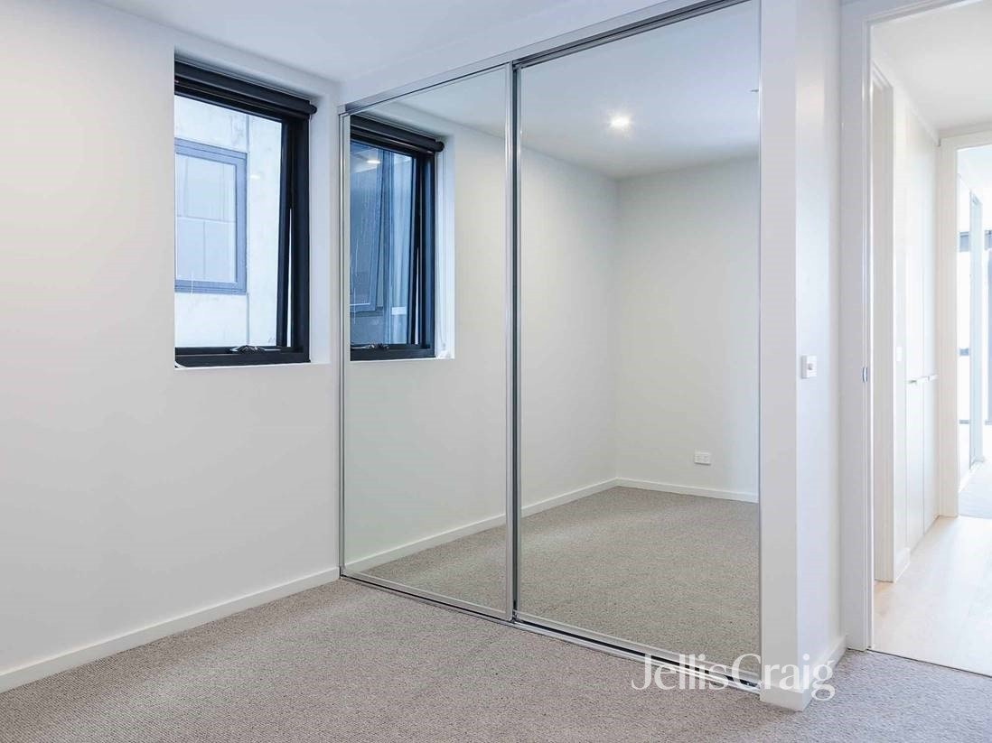 111/5 Beavers Road, Northcote image 5