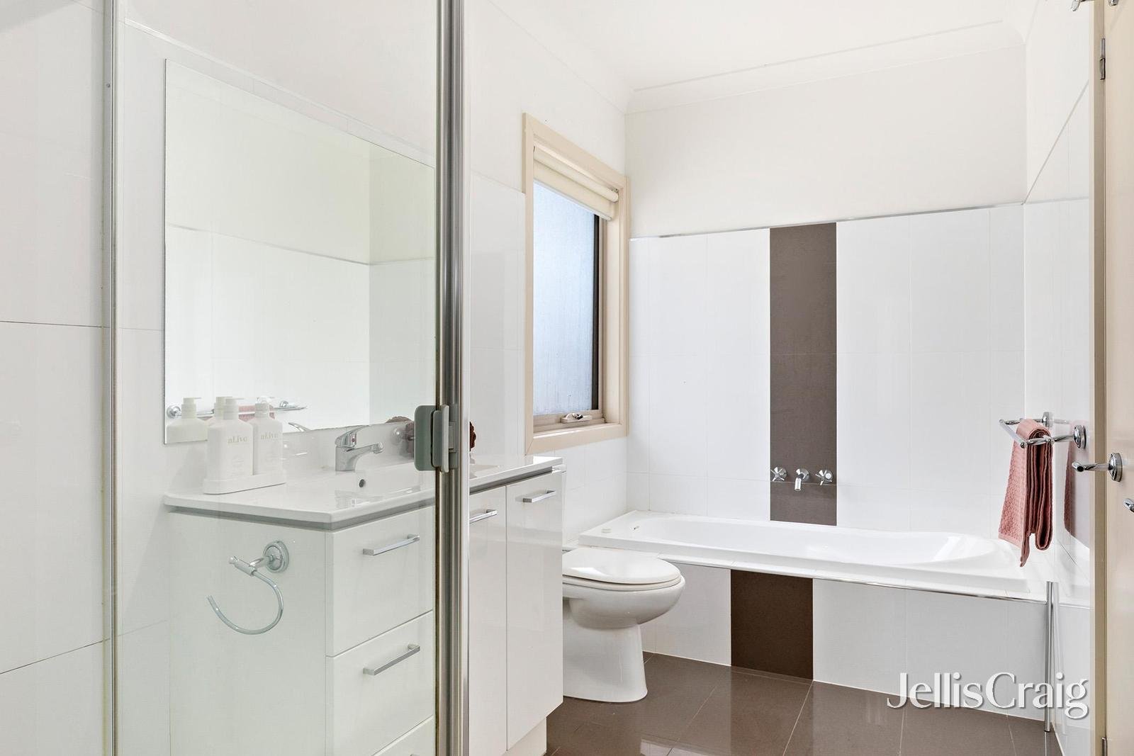 1/115 Glenroy Road, Glenroy image 9