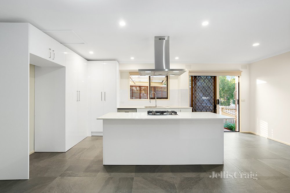 1/115 Main Rd, Lower Plenty image 2