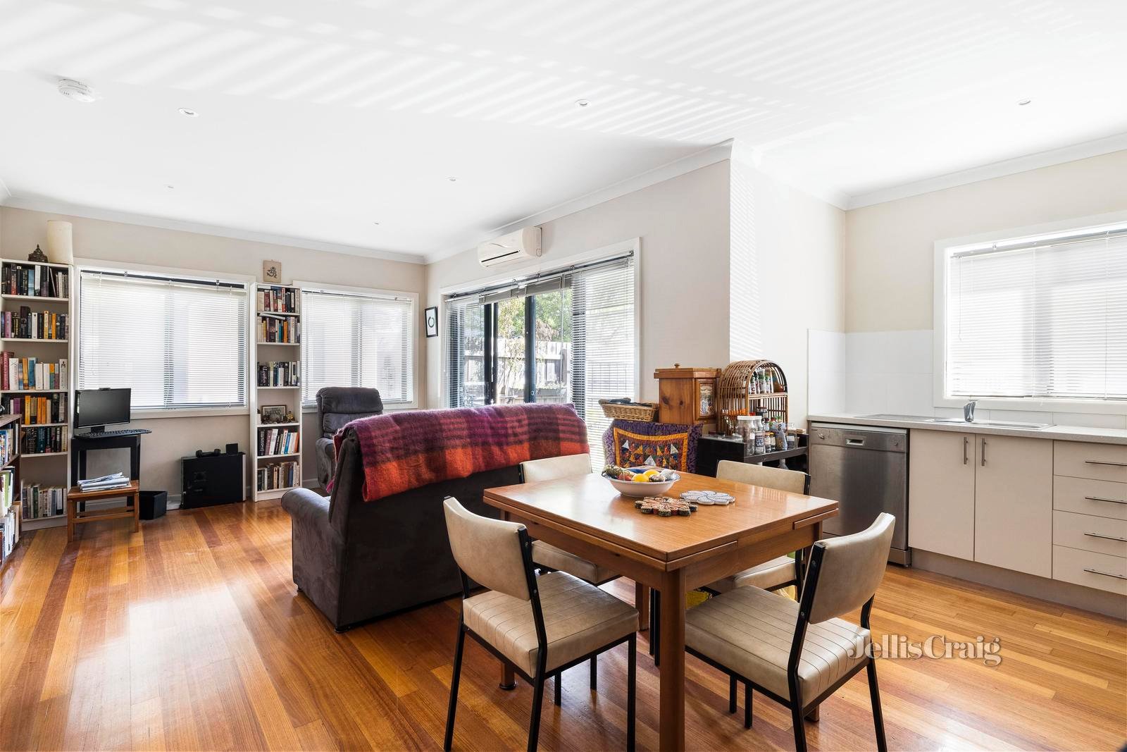 11/15 McEwan Road, Heidelberg Heights image 1