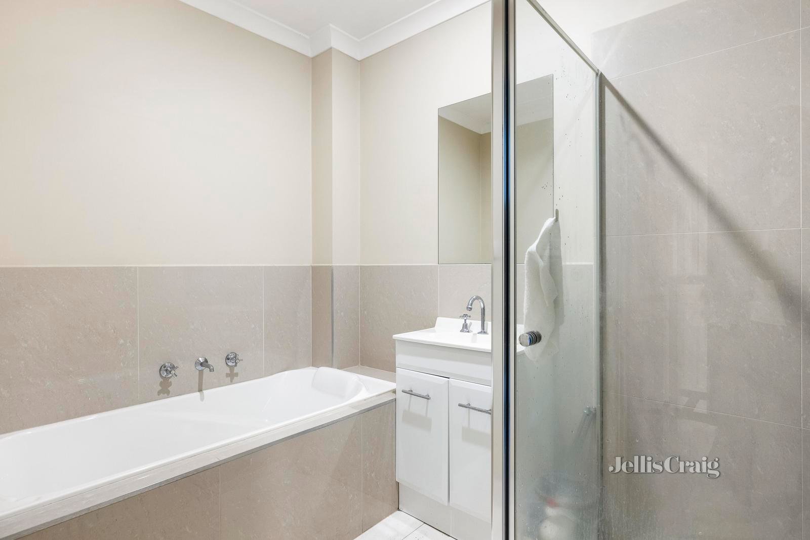 11/15 McEwan Road, Heidelberg Heights image 6