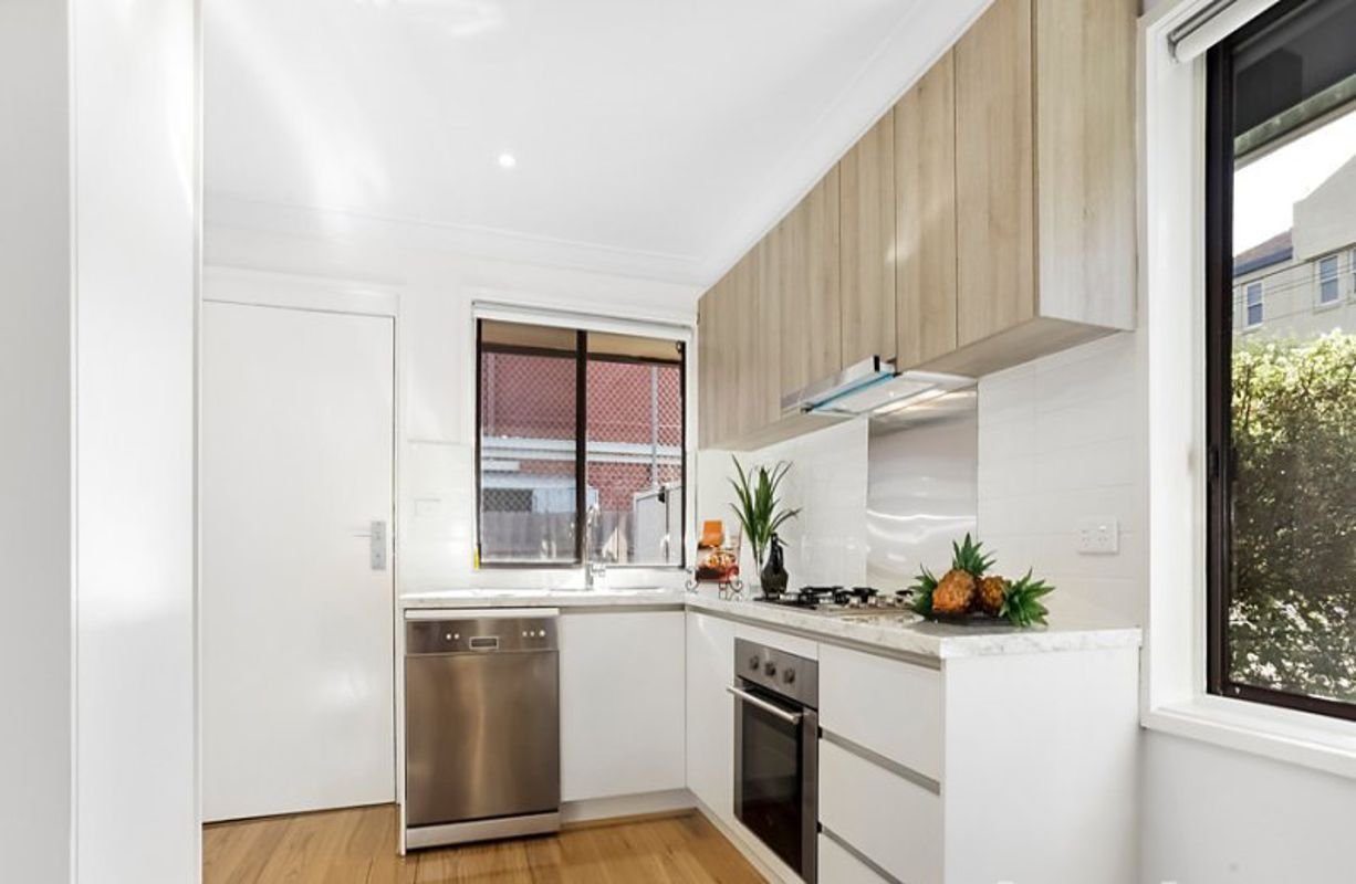 1/115 Warrigal Road, Oakleigh image 2