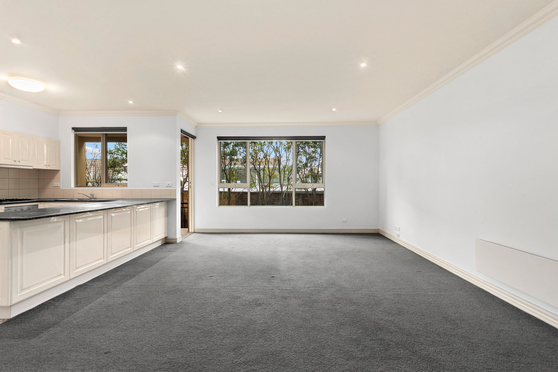 Property Gallery Thumbnail 3