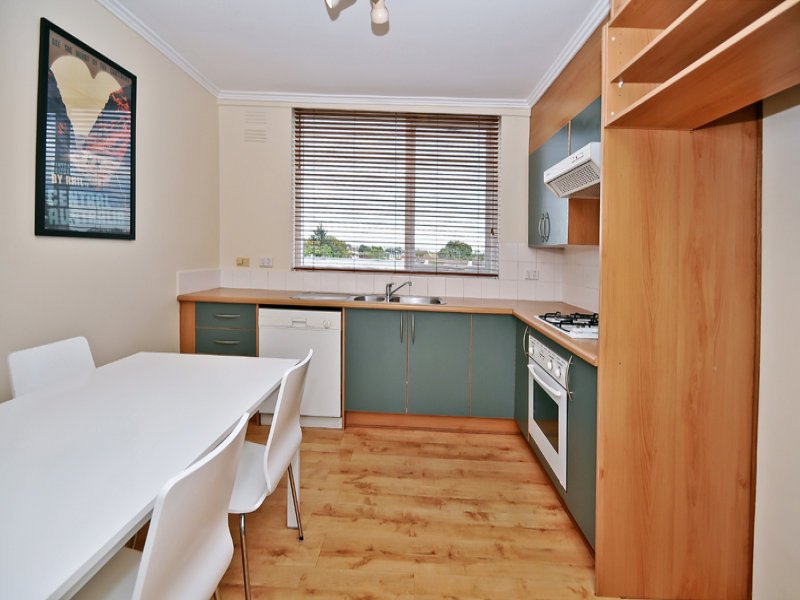 11/154 Brighton Road, St Kilda East image 3