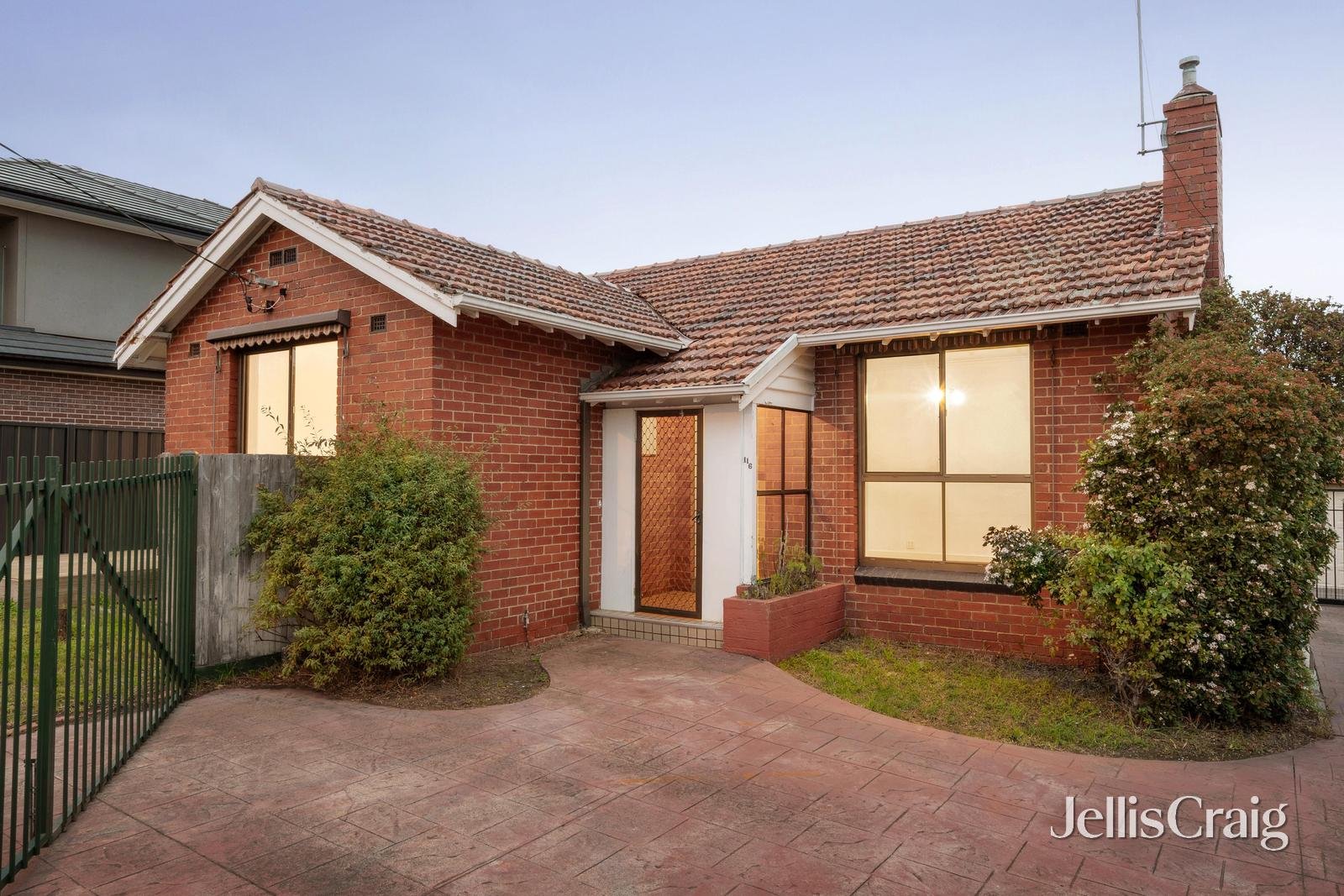 1/116 Belmore Road, Balwyn image 1