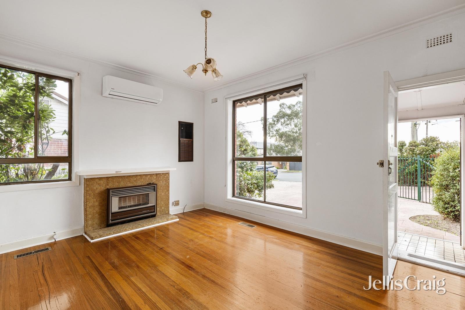1/116 Belmore Road, Balwyn image 2