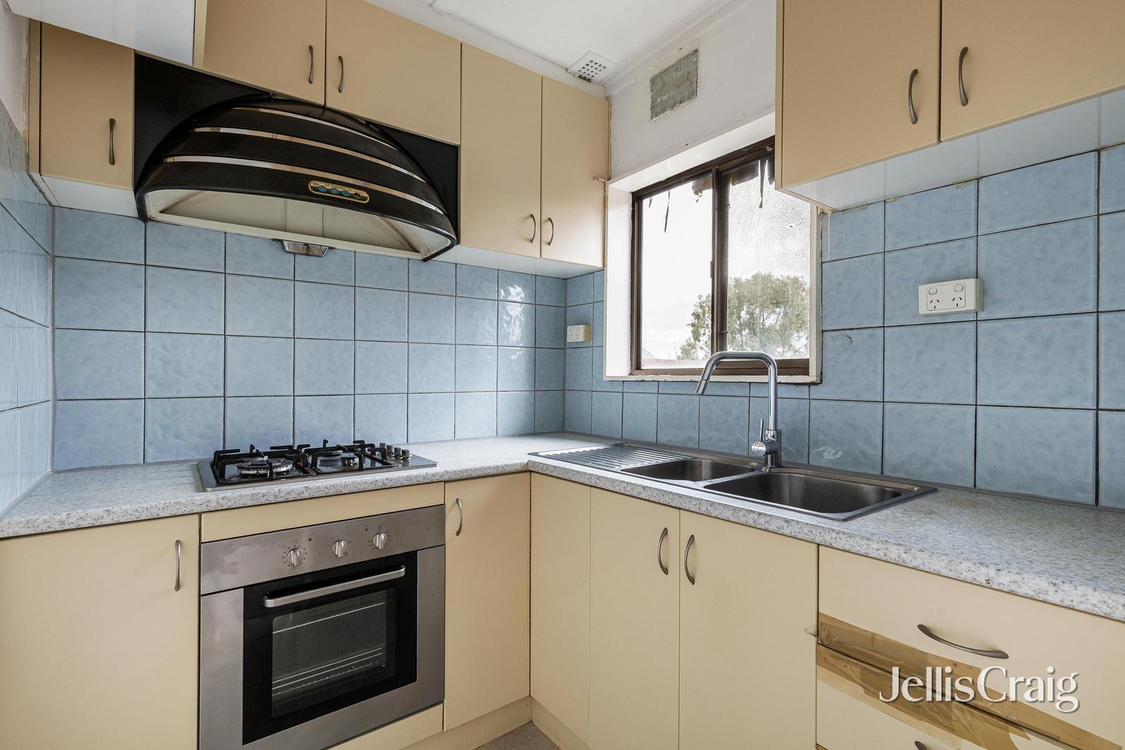 1/116 Belmore Road, Balwyn image 4
