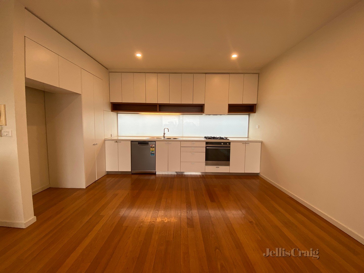 11/16 Taplin Street, Fitzroy North image 5